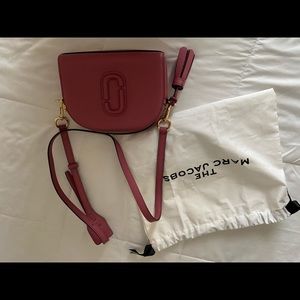GENTLY USED MARC JACOBS SHUTTER CROSSBODY PINK